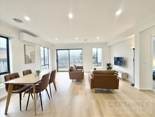 Furnished Ensuite Room – Private Digital Lock – Bills Included – Close Shopping and Station