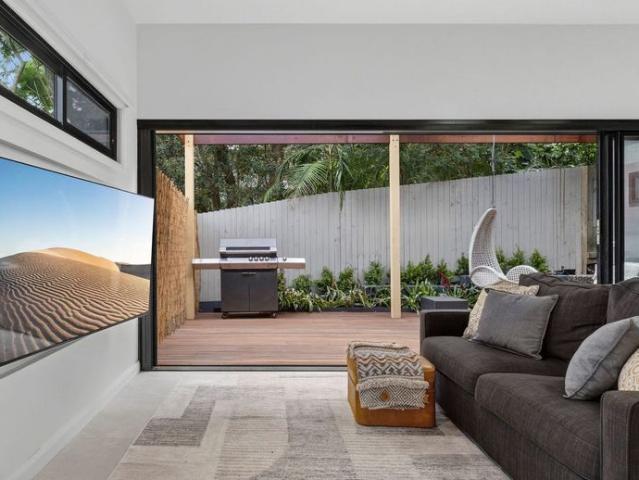 Furnished Executive Garden Retreat with Sun Drenched Decks –Utilities & Internet Included