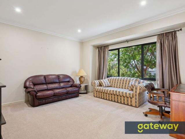FURNISHED EXECUTIVE TWO STOREY HOME IN PRIME ARDROSS LOCATION