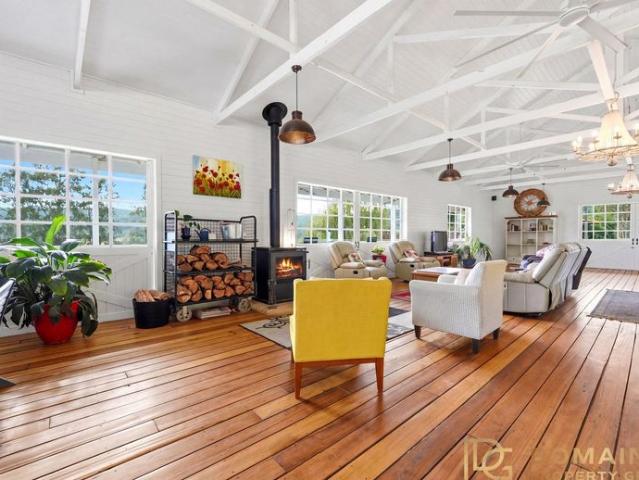 Furnished Exquisite Family Entertainer
