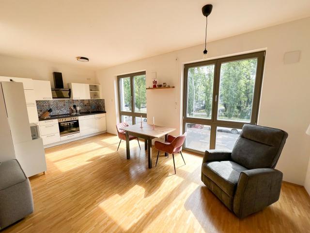 Furnished family flat with perfect location and access, Berlin Amsterdam Apartments for Rent