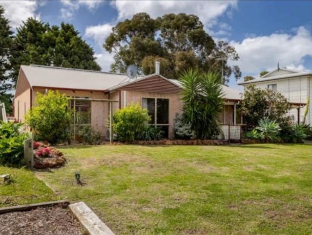 Furnished Family Home on Large Block – Space, Comfort & Lifestyle