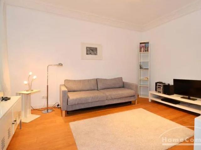 Furnished flat with garden in popular central location