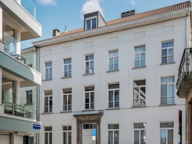 Furnished flat for rent in the heart of Mechelen with garage