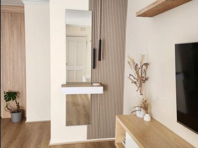 Furnished & Fully Renovated Like Brand New and Walk to Plaza and Market