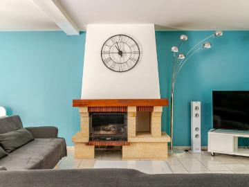 Furnished house 10 people – Construction / companies – WiFi, parking, garden – Bussy Saint Georges