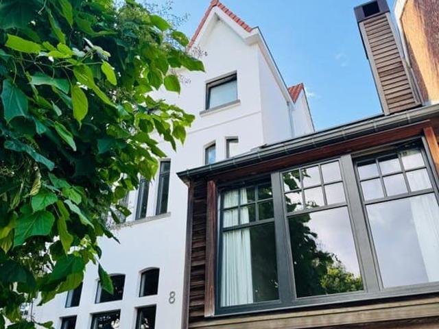 Furnished house 290m² – Stockel – 4 8 months – Jan