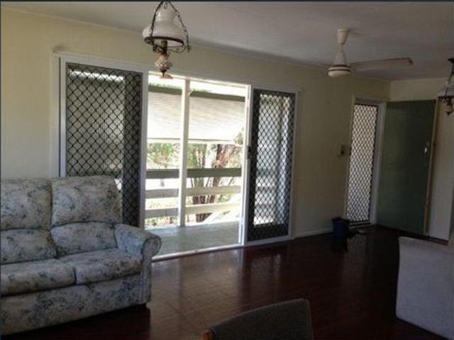 Furnished House Close to Hospitals and Schools in West Rockhampton