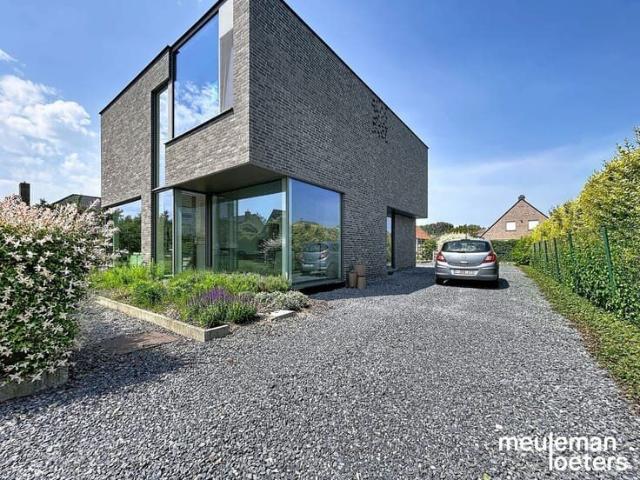 Furnished house with 4 bedrooms and spacious garden