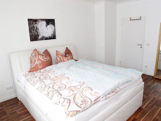 furnished home near the fair and japanese school, Frankfurt Amsterdam Apartments for Rent