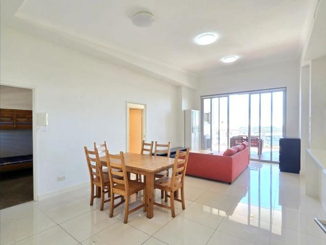 PARTIAL FURNISHED AND CONVENIENCE LOCATED 4 BEDROOM APARTMENT FOR LEASE