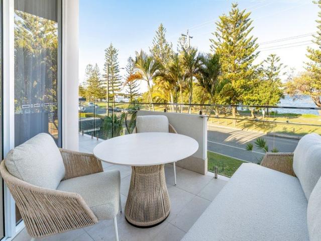 FURNISHED | INCREDIBLE BROADWATER VIEWS | PRIVATE ROOFTOP TERRACE