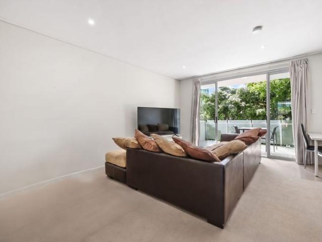 Furnished One Bedroom Apartment in Kangaroo Point