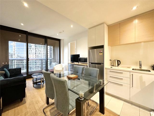 Furnished One Bedroom Apartment in the Heart of Southbank !