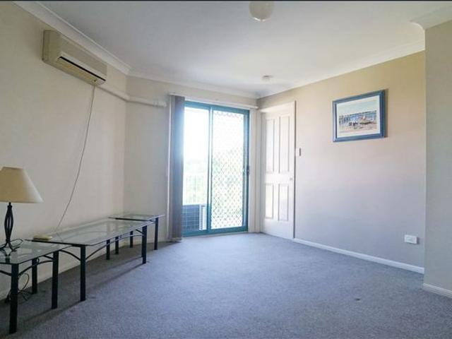 FURNISHED ONE BEDROOM UNIT with Carspace
