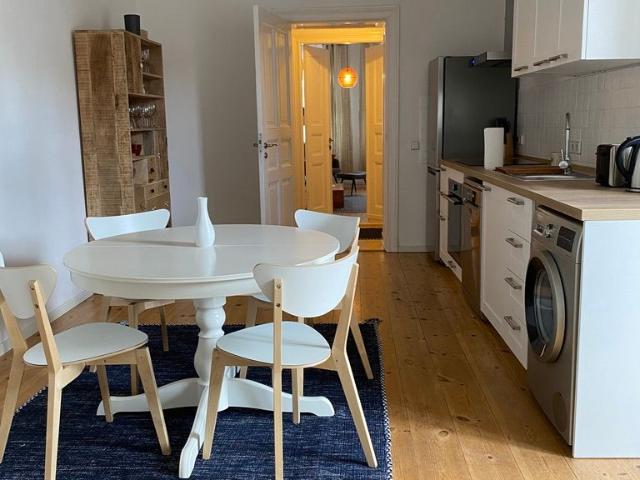 Furnished old building flat, completely furnished with balcony Berlin Amsterdam Apartments for Rent