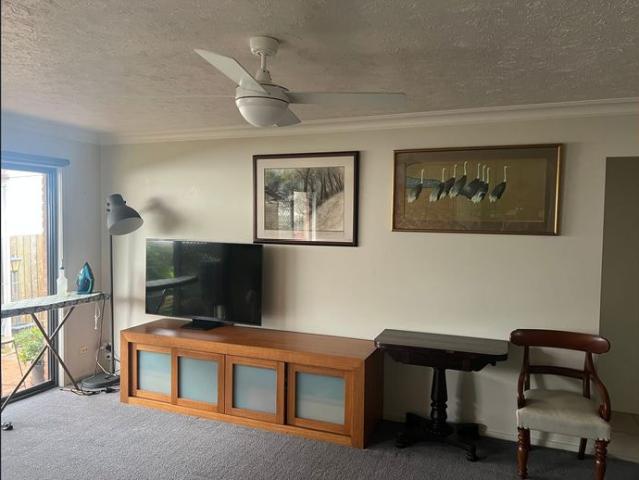 Furnished open plan unit close to city, local amenities, including TBH, parks, transport, shopping centers