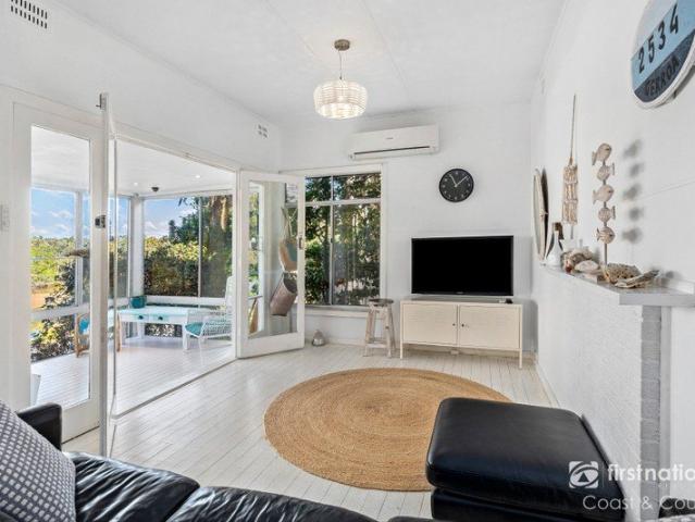 Furnished or Partly Furnished Coastal Home with Water Views Gerroa