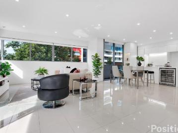 Furnished or Unfurnished 2 Bedroom Apartment & Amazing Resort Style Living. Ground floor unit
