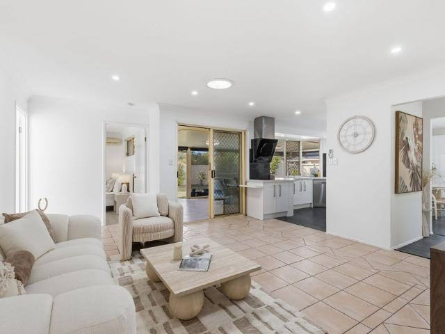 Furnished or Unfurnished Spacious Family Living in a Prime Stretton State College Catchment Location