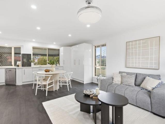 Furnished or Unfurnished Spacious Family Living in a Prime Stretton State College Catchment Location