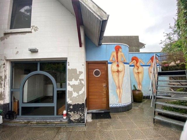 Furnished outhouse