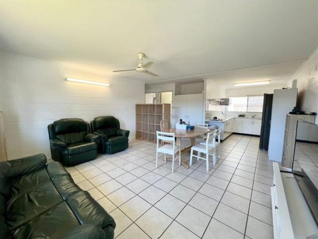 Furnished Low set Unit