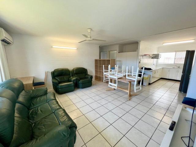 Furnished Low set Unit