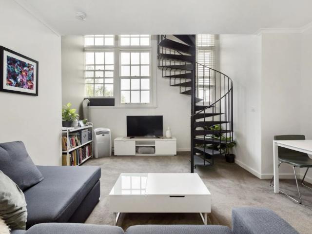 Furnished Loft Style Living In Downtown Prahran