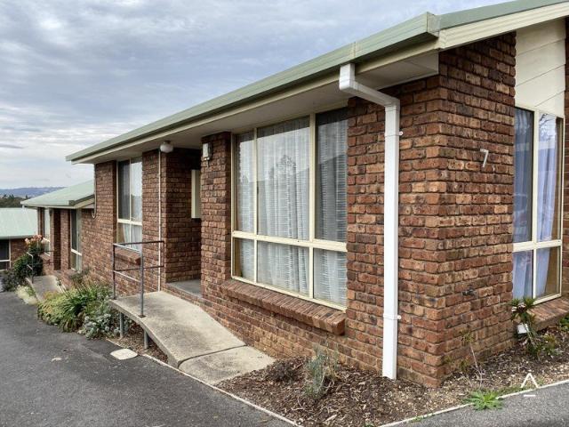 Furnished Living close to University & AMC