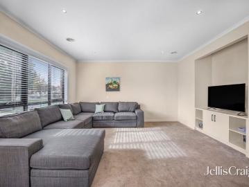 Furnished living in the heart of Newington!
