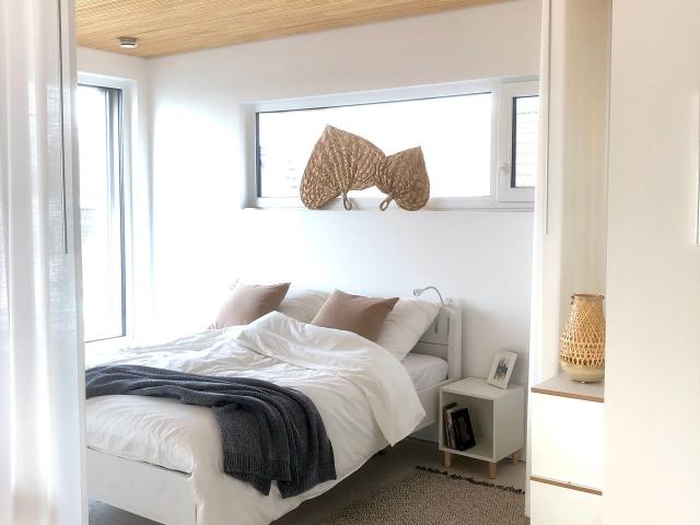 Furnished, light filled penthouse loft with a very large rooftop terrace, only 15 min. by suburban train to Frankfurt Central Station, Bad Vilbel Amsterdam Apartments for Rent