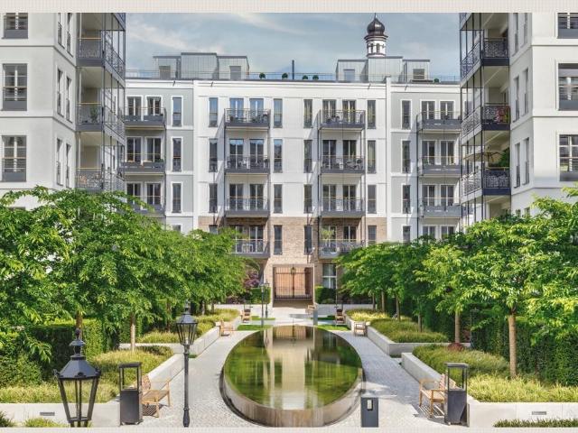 Furnished luxury apartment in Düsseldorf city center in a quiet courtyard facing location, Dusseldorf Amsterdam Apartments for Rent