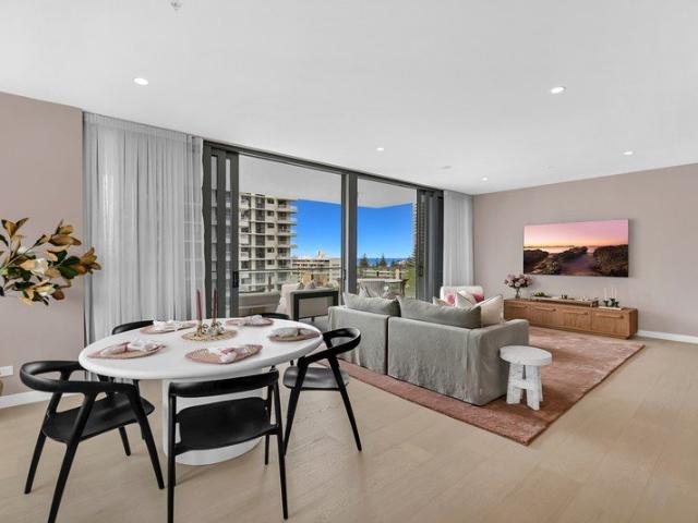 Furnished Luxury, Half Floor 3 Bedroom Apartment in Heart of Broadbeach