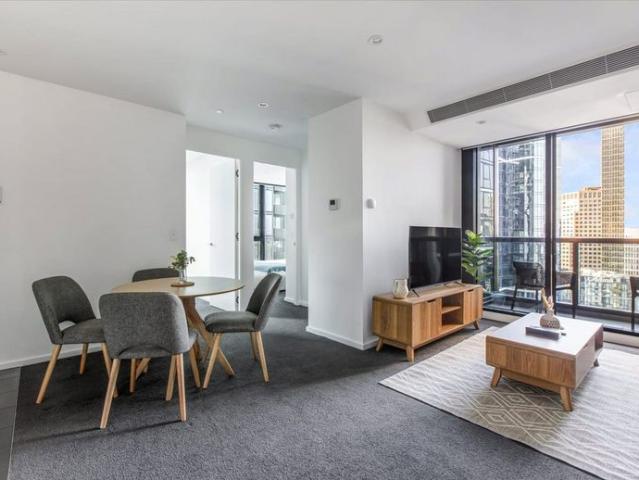 FURNISHED: LUXURY RESORT STYLE LIVING IN SOUTHBANK