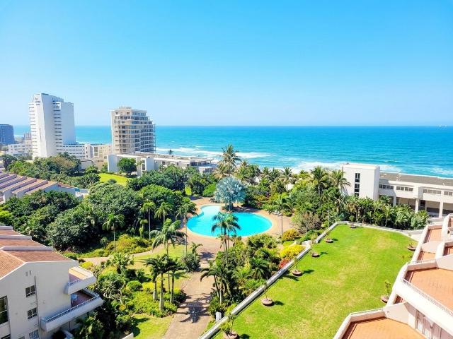 Furnished Luxury 3 Bed Apartment with 180° Ocean Views