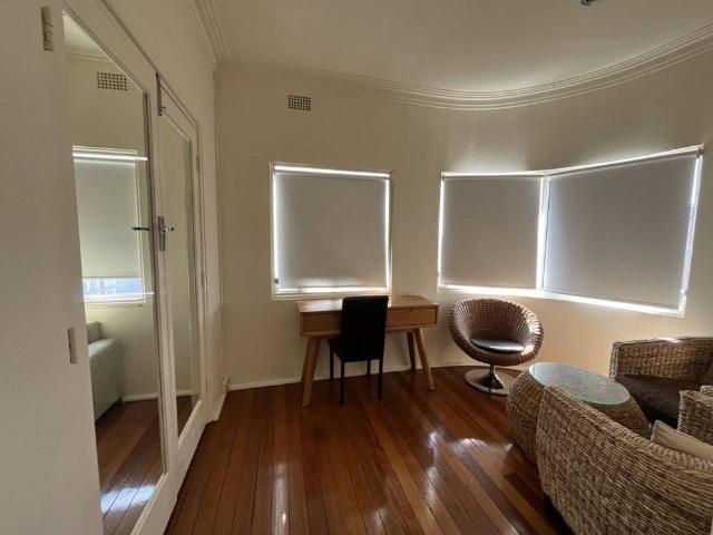 FURNISHED MODERN APARTMENT AVAILABLE TO LEASE