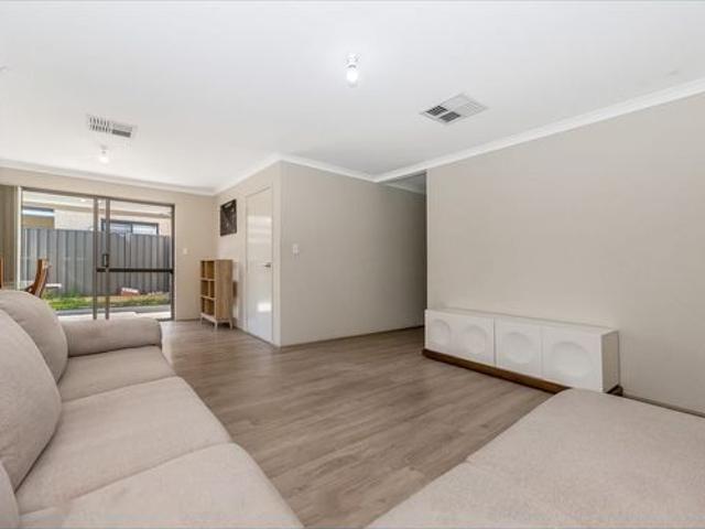 Furnished Modern Home Ready to move in!
