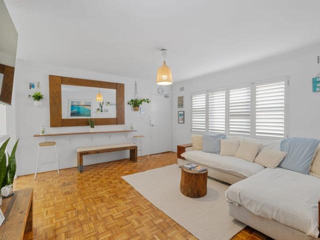 Furnished Modern 2 Bedroom Beachside Apartment North Bondi Living at Its Best