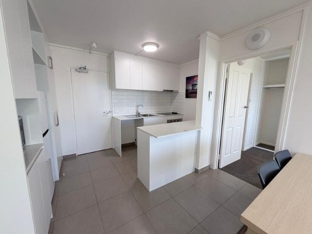 Furnished Modernised ONE Bedroom Apartments with 1 Car bay