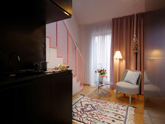 Furnished Maisonette Apartment in Frankfurt Sachsenhausen with Floor Cooling – 24 m²
