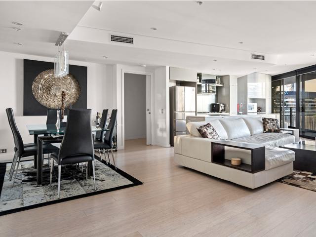Furnished 2 bedroom/2 bath New York style, riverfront, huge balcony, gym, swimming pool