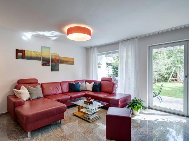 Furnished mid terrace house in Moosach for rent
