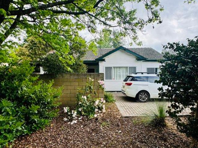FURNISHED! Neat as a Pin & Ready to Move In!