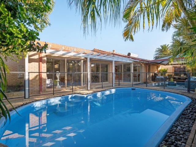 FURNISHED SOUTH PERTH OASIS WITH POOL