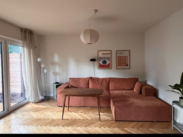 furnished semi detached house Berlin Biesdorf Wuhlelandschaftspark conveniently located, Berlin Amsterdam Apartments for Rent