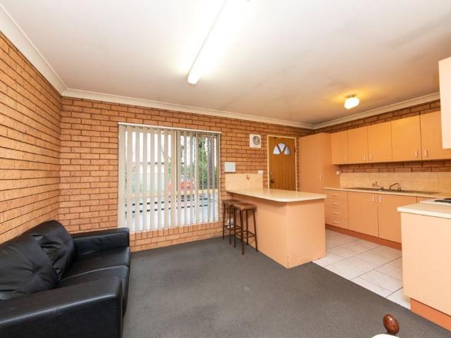 FURNISHED SHORT TERM AND LONG TERM ACCOMMODATION