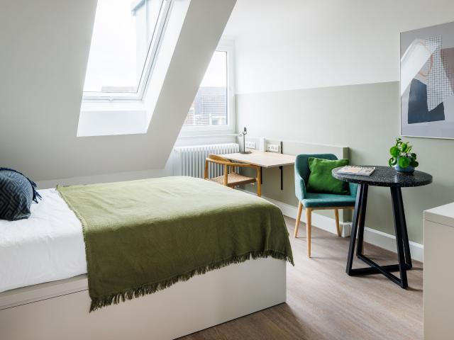Furnished short term studio in city centre
