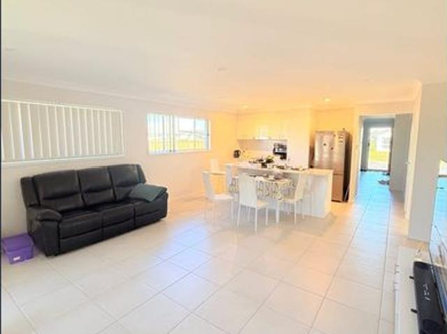 Furnished Spacious 3 Bedroom Shared Home – Electricity, Water & Internet Included