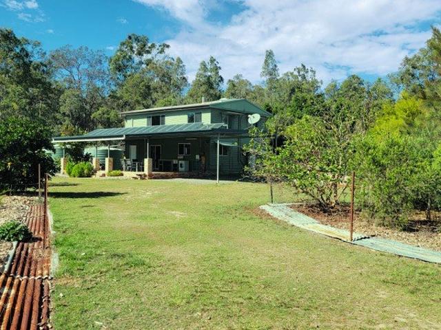 Furnished Spacious 5 Bed Home with Yard Maintenance
